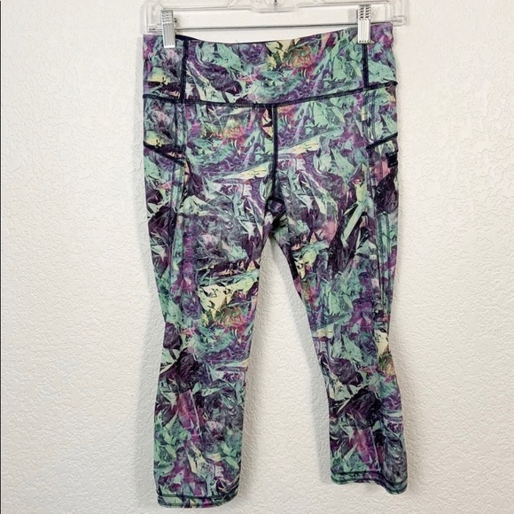 lululemon athletica Pants - Lululemon Run Top Speed Crop 6